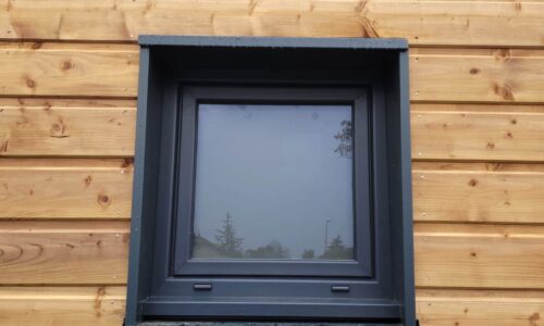 photo fenêtre alu anthracite tiny house